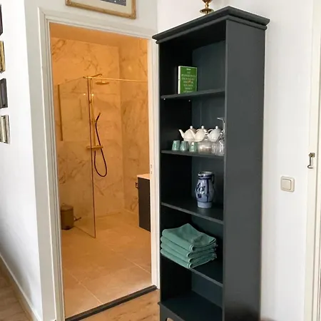 Comfortable Stylish In Centre Of - Bed and breakfast