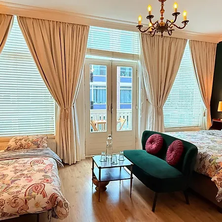 Comfortable Stylish In Centre Of - 3*